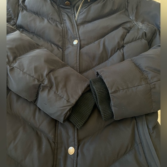 Banana Republic Factory black faux fur hood puffer winter coat size medium - Picture 6 of 9